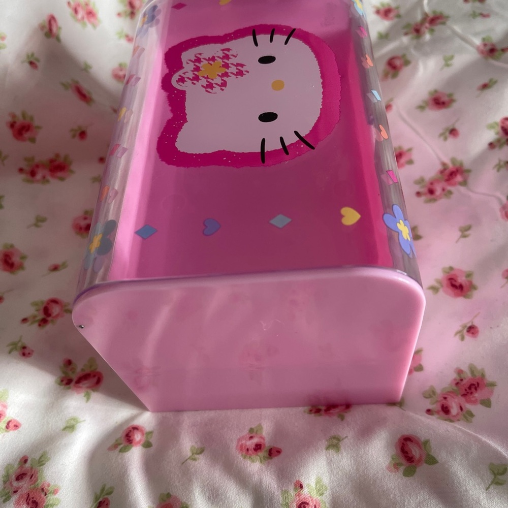Hello Kitty Houndstooth
Accessory Drawer Box - Picture 6 of 7